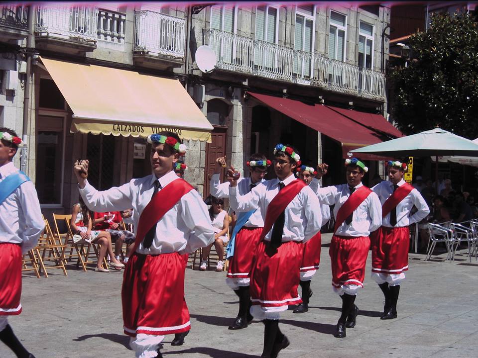 A FESTA DA SANTA CRUZ: Parroquia de Santa María de Lamas (XINZO DE LIMIA).