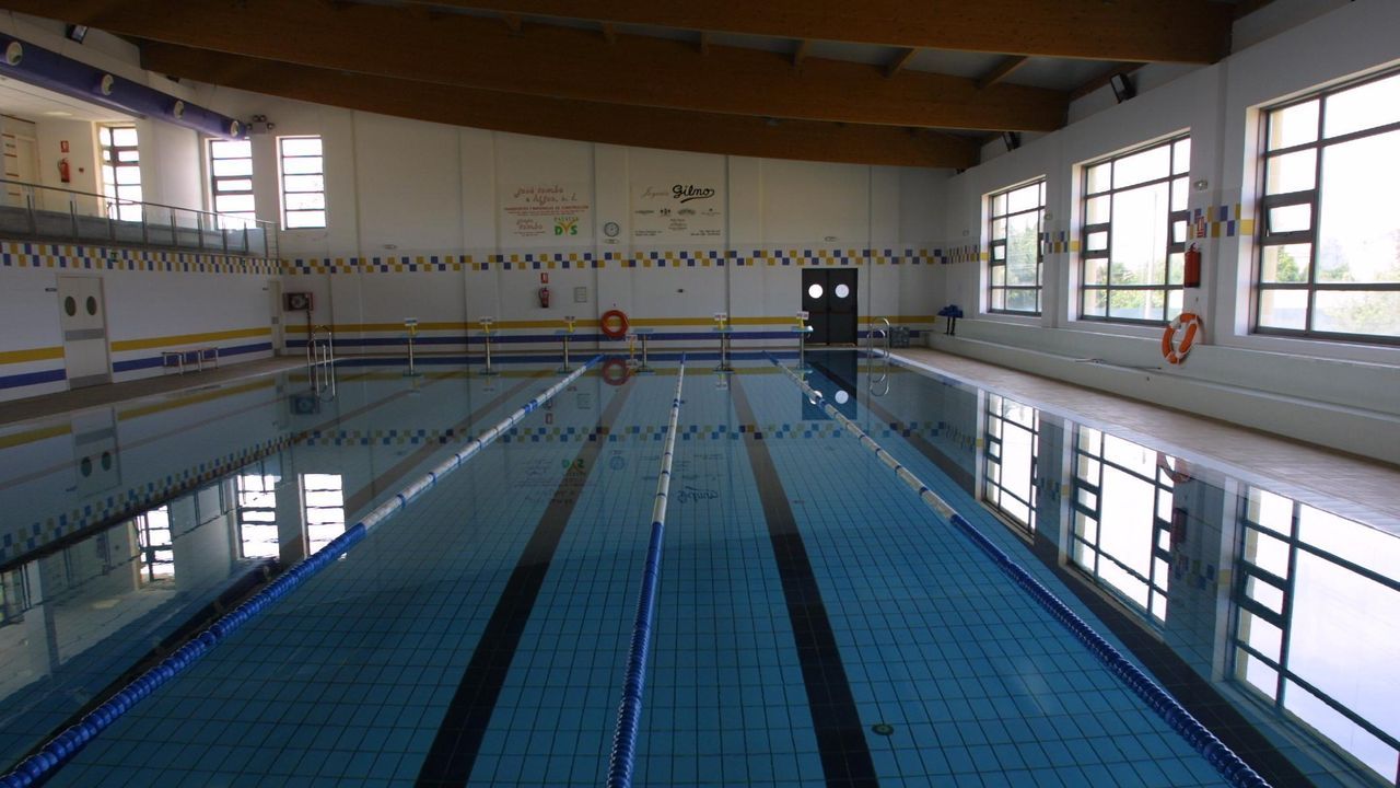 La piscina climatizada de Xinzo permanecerá abierta en julio