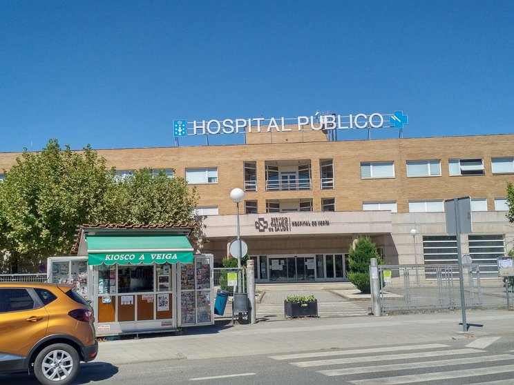 «Llevo dos años esperando para que me vea el oculista del hospital de Verín», denuncia un vecino de Xinzo