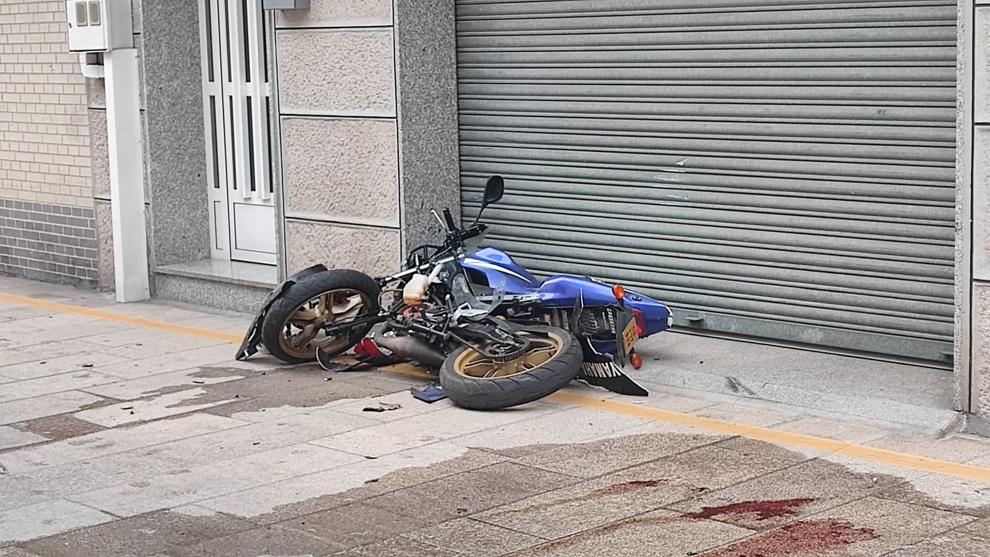 NOTICIAS XINZO | Movilizan al helicóptero por una caída de moto en pleno casco viejo