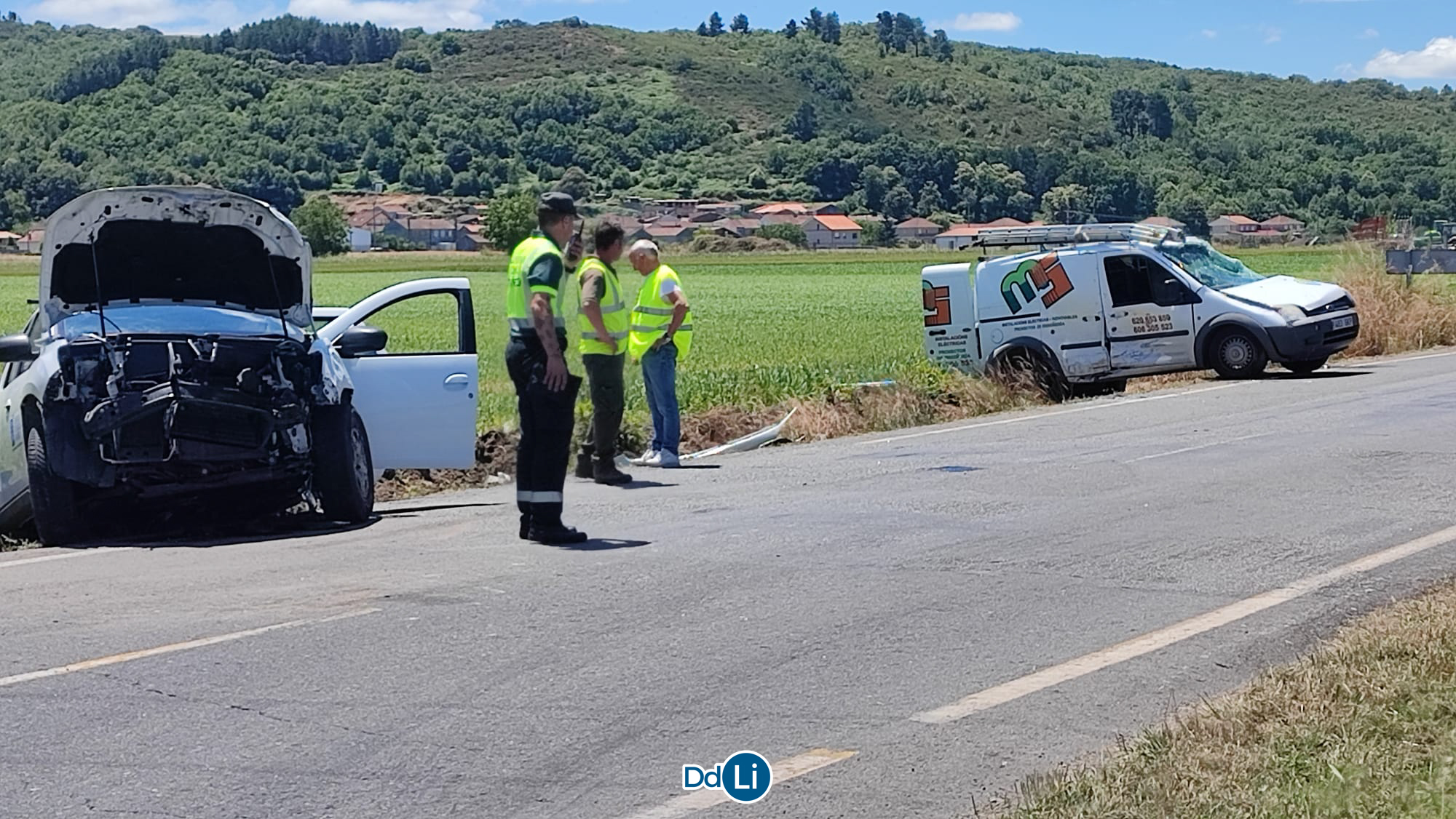 NOTICIAS XINZO | Se salta un stop y hace volcar al vehículo contra el que impacta