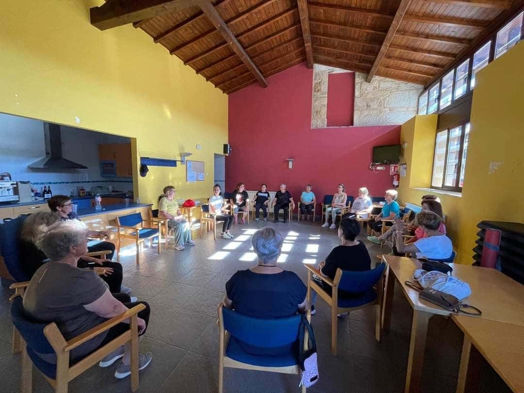 Obradoiro de pilates e ioga terapéutico no programa Rosalía en Sandiás. Por un modo de vivir máis equilibrado e saudable – Concello de Sandiás