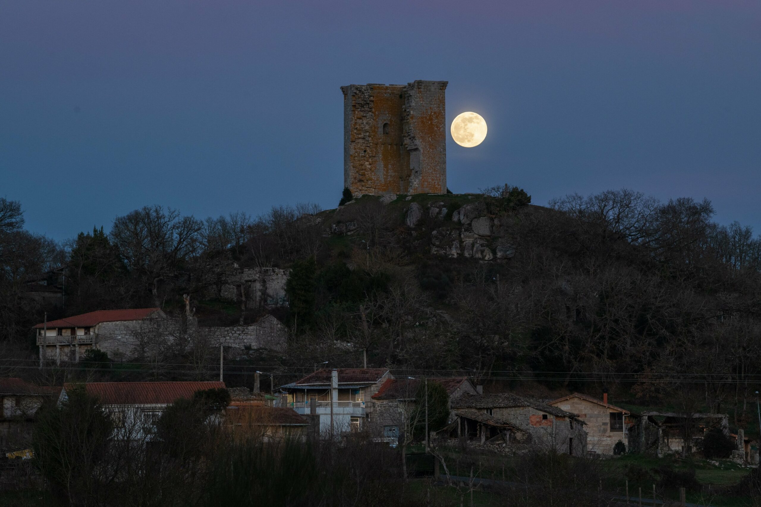 Visita organizada á Torre do Castro de Sandiás o vindeiro día 27