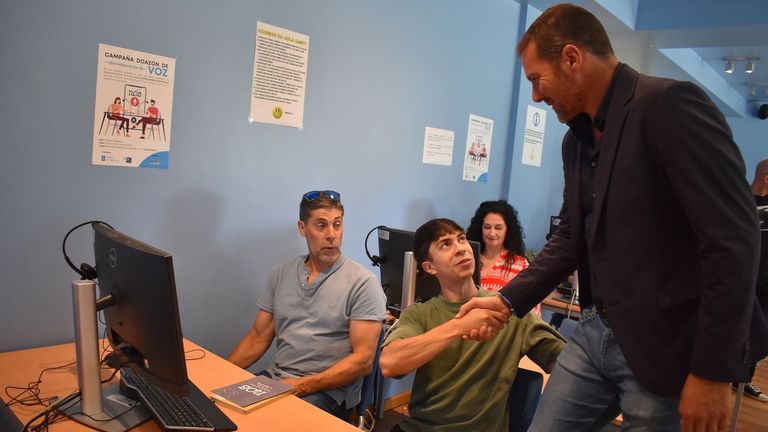 Xinzo de Limia colaborará para interactuar en galego con Siri, Alexa ou Google