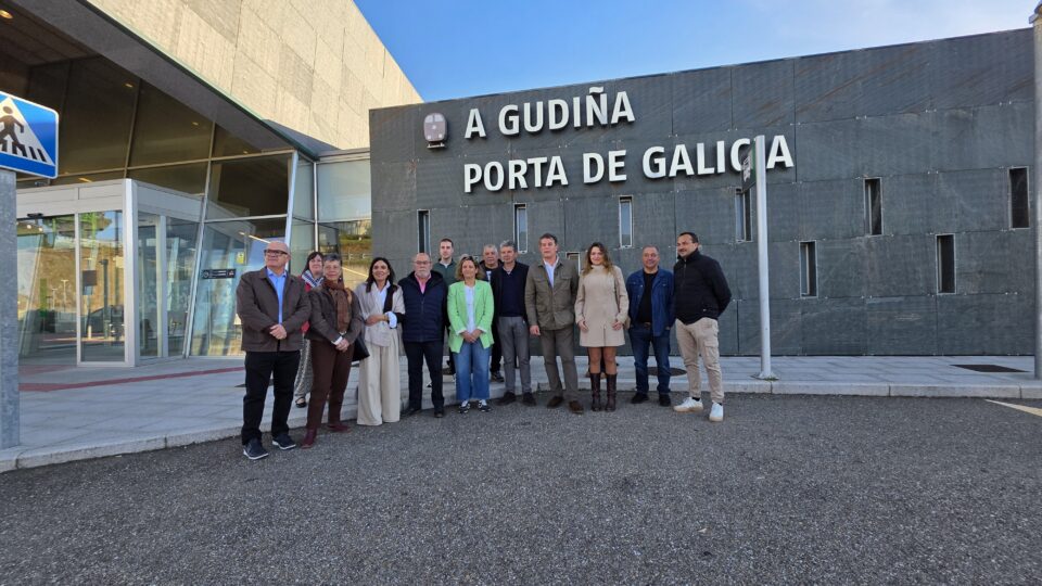 Inauguración da recuperación de trens de primeira hora na estación da Gudiña