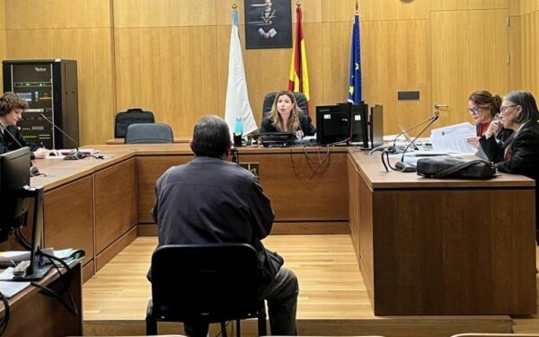 Condena de destierro para un home tras ameazar ao seu veciño cun azadón en Celme