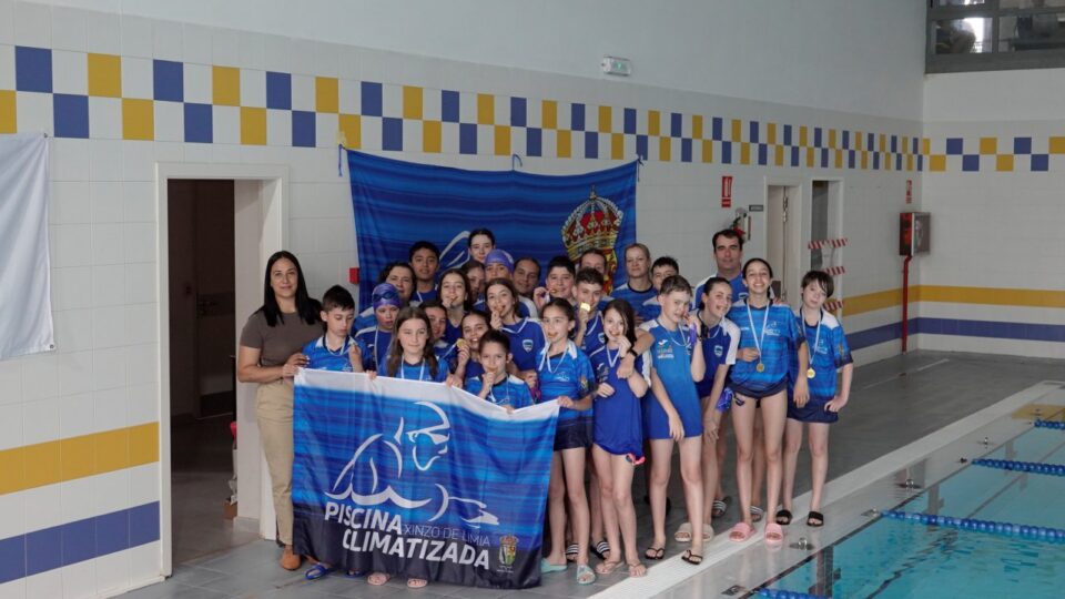 Encontro amistoso de natación en Xinzo