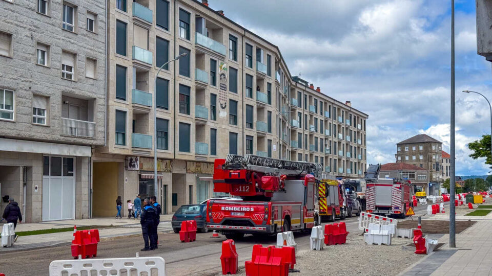 Un incendio nunha vivenda en Xinzo de Limia deixa unha persoa ferida