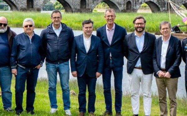 Xinzo de Limia e Ponte de Lima únense no "Abrazo ao río Limia" para protexer o medio ambiente