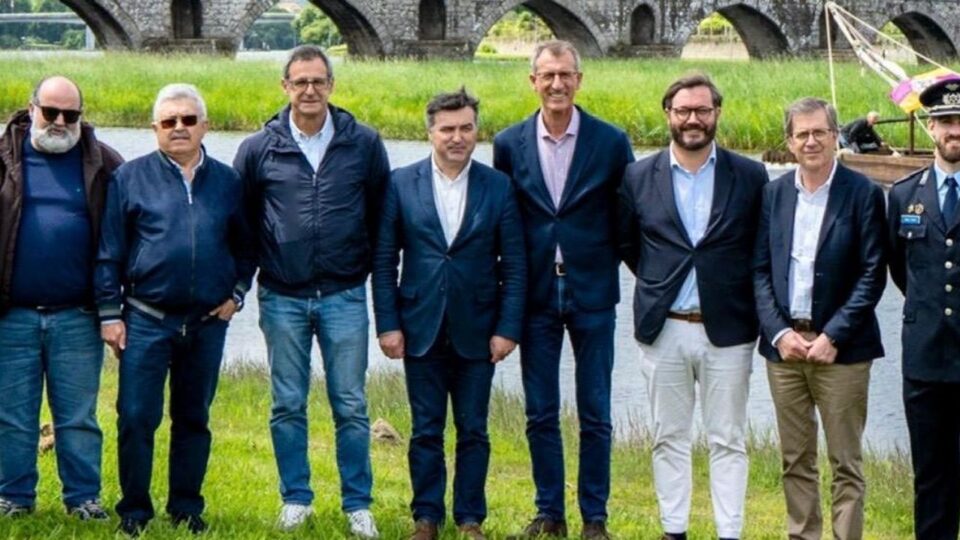 Xinzo de Limia e Ponte de Lima únense no "Abrazo ao río Limia" para protexer o medio ambiente