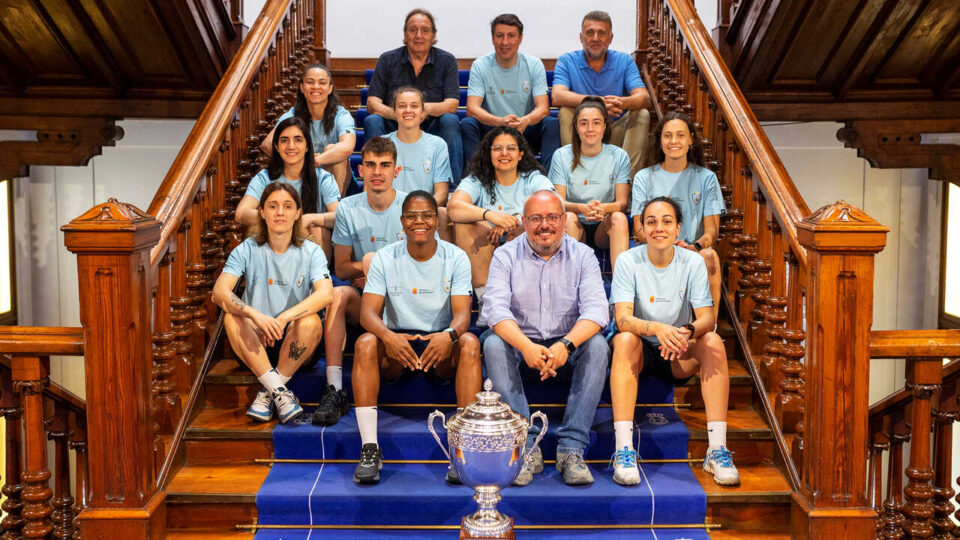 A Deputación de Ourense recibe ao Estrela Futsal Cortegada polo seu histórico ascenso á máxima categoría