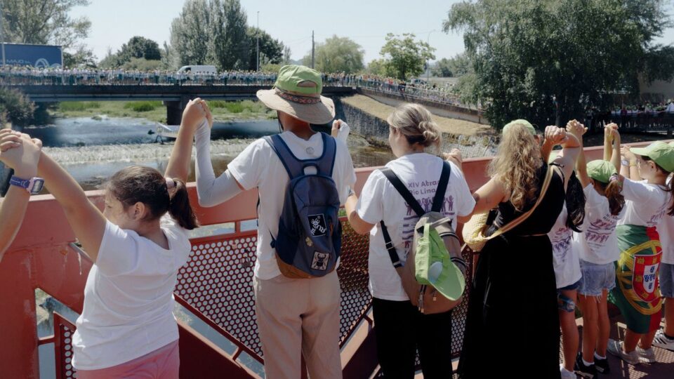 Cientos de niños de Ourense y Portugal celebran el río Limia