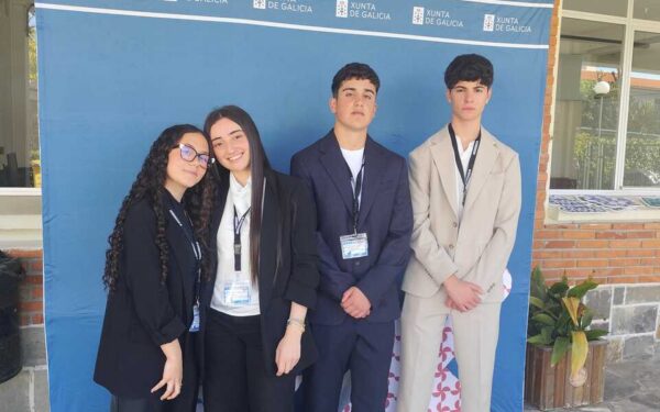 Estudantes de 4º da ESO do IES Lagoa de Antela compiten no programa Parlamento Xove