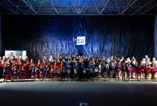 FOTOGALERÍA | Centos de bailaríns participan na gala de fin de curso de Danzón