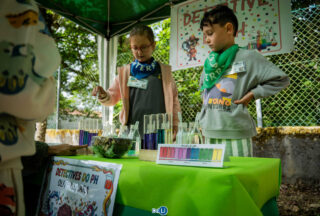O CEIP de Os Blancos celebra a súa primeira Feira da Ciencia