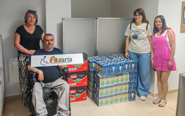 A Asociación Algaria dona 500 euros en alimentos ao Banco de Alimentos de Xinzo de Limia