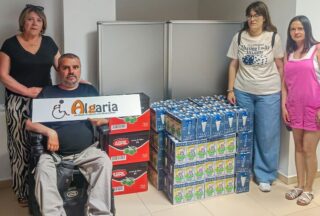 A Asociación Algaria entrega alimentos ao Banco de Alimentos de Xinzo