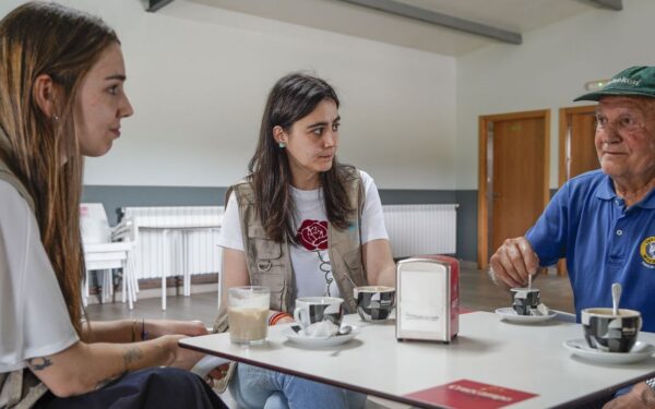 Acompañamento social en A Limia: o programa Alumar visita veciños que viven solos