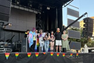 Xinzo de Limia reivindica a diversidade e os dereitos LGTBIQ+ coa lectura dun manifesto na Praza Maior