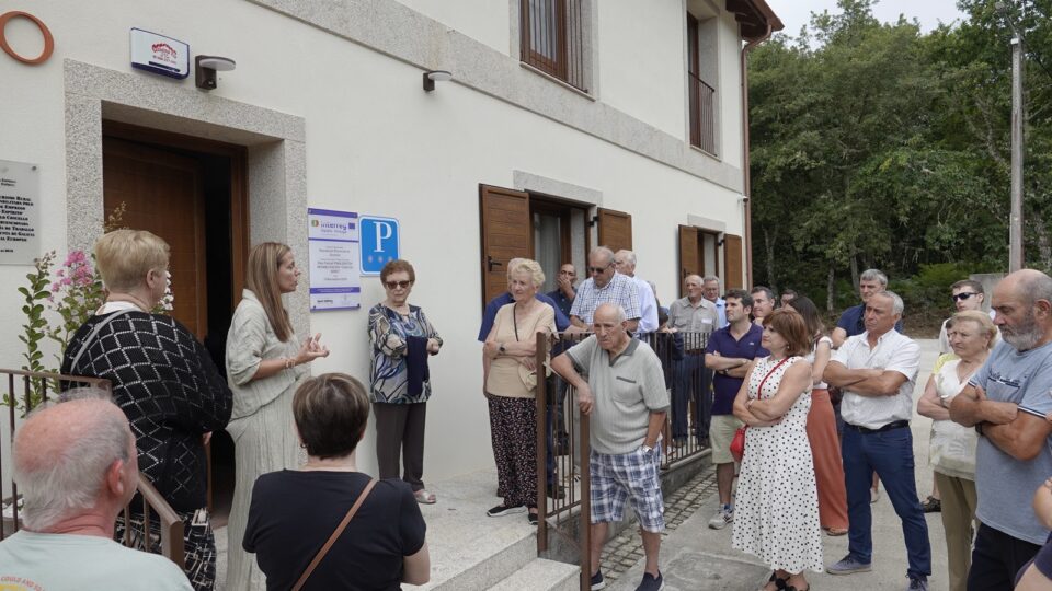 A antiga escola de O Baño convértese nunha pensión de tres estrelas