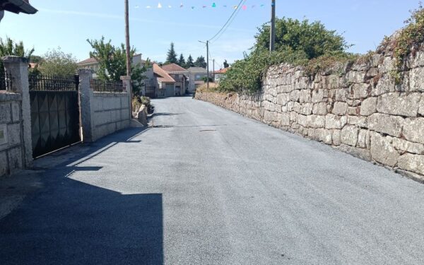 Acondicionamento e mellora de camiños muñicipais na rúa irmáns feijóo, fabariza e a ponte na aldea de piñeira cun presuposto de preto de 26.000 euros