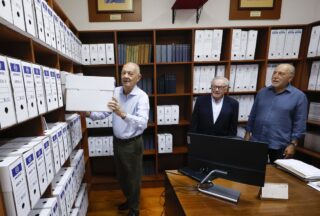 Recuperan miles de documentos históricos sobre a medicina en Galicia