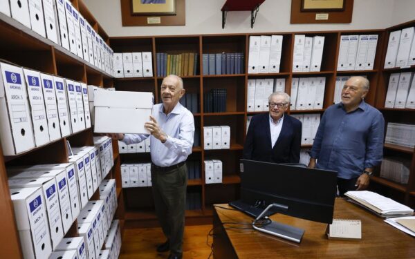 Recuperan miles de documentos históricos sobre a medicina en Galicia
