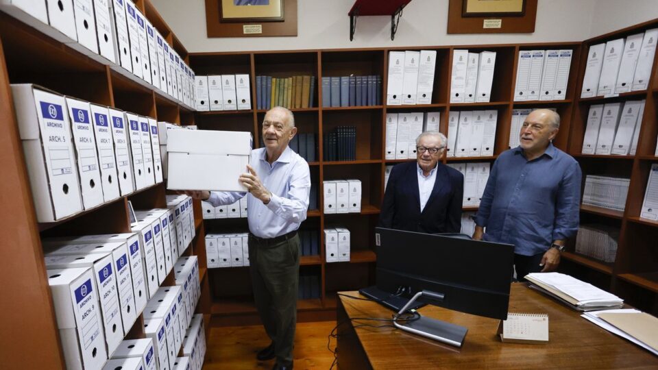 Recuperan miles de documentos históricos sobre a medicina en Galicia