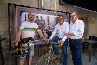 Xinzo de Limia revive a historia da bicicleta cunha exposición urbana