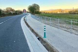 Mellora da mobilidade e seguridade viaria coa senda peonil no camiño de santiago en Sandiás dende a aldea de Vilariño das poldras ata couso de limia cun presuposto de 268.000 euros