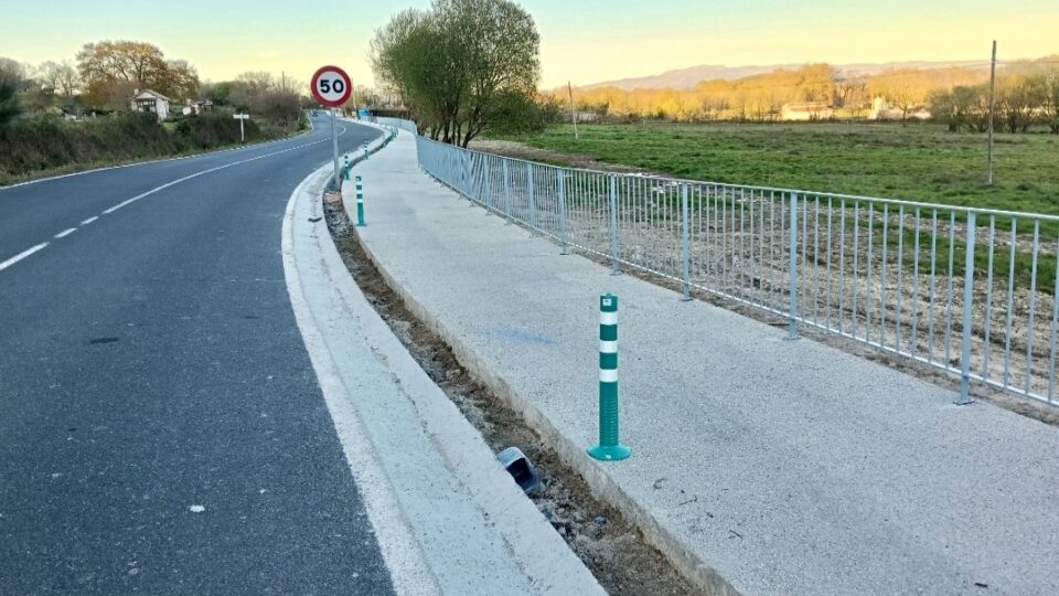 Mellora da mobilidade e seguridade viaria coa senda peonil no camiño de santiago en Sandiás dende a aldea de Vilariño das poldras ata couso de limia cun presuposto de 268.000 euros