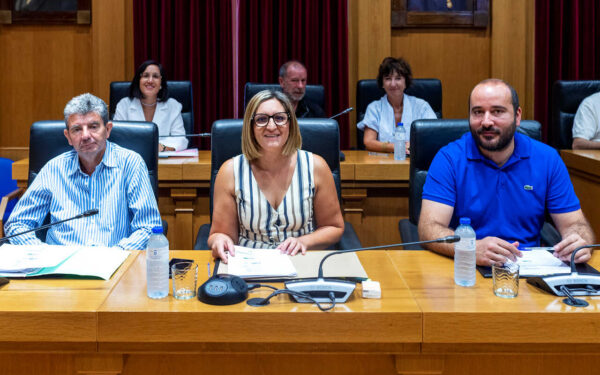A Deputación de Ourense axudará aos concellos a derrubar ou reparar edificios en ruína