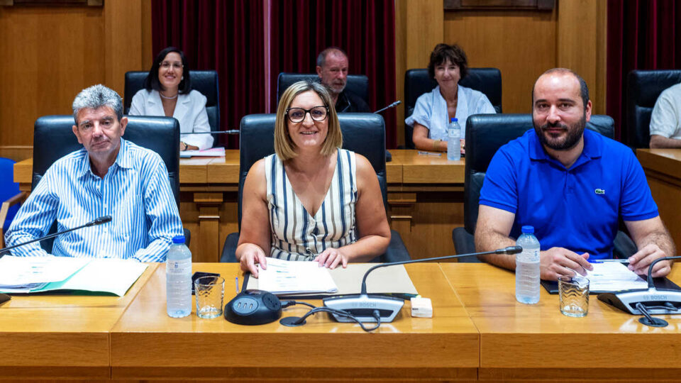 A Deputación de Ourense axudará aos concellos a derrubar ou reparar edificios en ruína