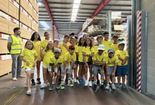 O campamento de verán de Vilar de Santos combina xogos e visitas a empresas locais