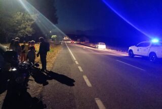 Protección Civil de Sandiás intervén nun accidente provocado por un corzo na recta de Piñeira