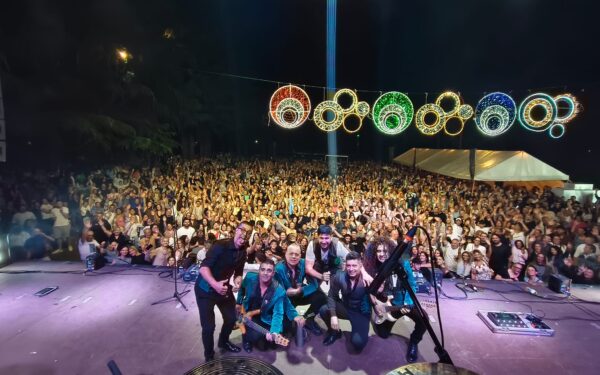O grupo Ráfaga fai vibrar a praza do Toural nas festas de Santa Mariña