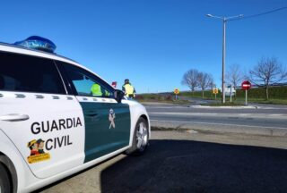 Un camión cargado de porcos vólcase en Baltar sen deixar feridos