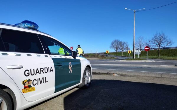 Un camión cargado de porcos vólcase en Baltar sen deixar feridos