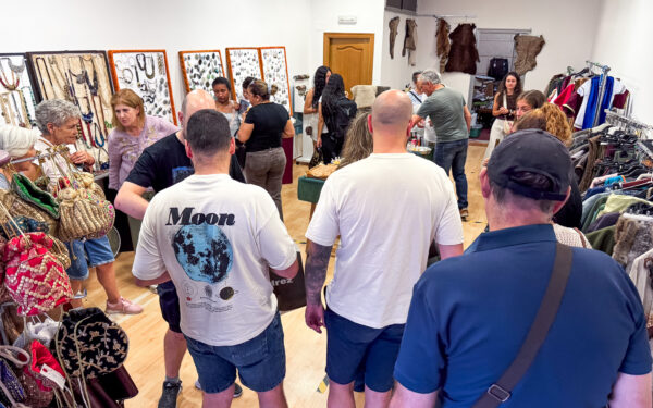 Abre en Xinzo a tenda de roupa para a Festa do Esquecemento