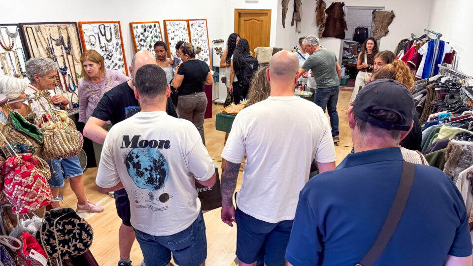 Abre en Xinzo a tenda de roupa para a Festa do Esquecemento