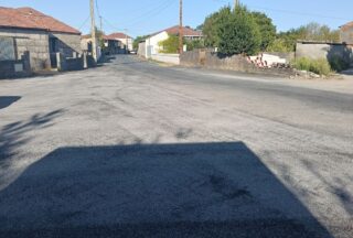 Acondicionamento e mellora de camiños muñicipais na aldea de arcos, aldea de cardeita e aldea de cerredelo  do concello de Sandiás cun presuposto de preto de 24.000 euros