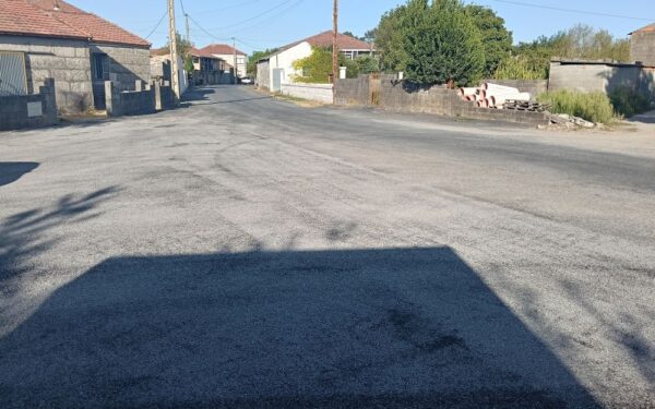 Acondicionamento e mellora de camiños muñicipais na aldea de arcos, aldea de cardeita e aldea de cerredelo  do concello de Sandiás cun presuposto de preto de 24.000 euros