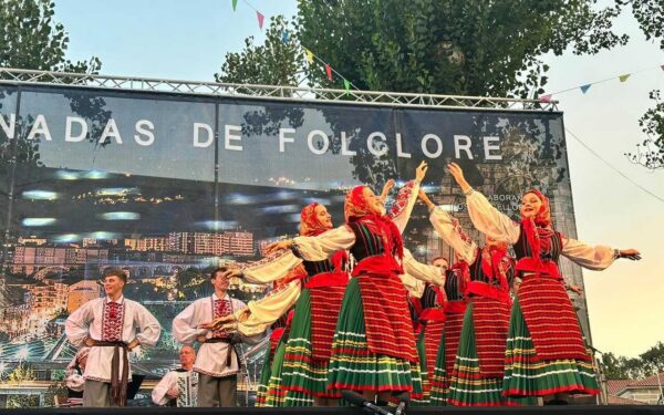 As Xornadas de Folclore de Ourense traen a música de medio mundo a 16 vilas