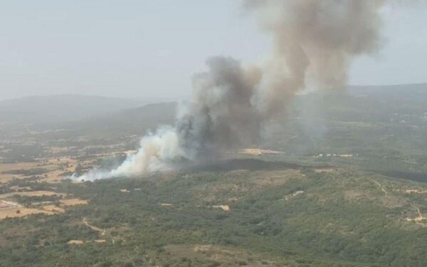 O incendio de Baltar segue controlado e os lumes de Rodeiro evolucionan favorablemente