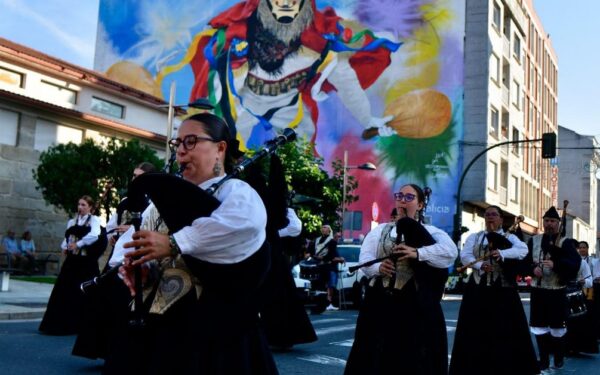 Xinzo de Limia pon o broche de ouro ao VIII Festival de Bandas de Gaitas