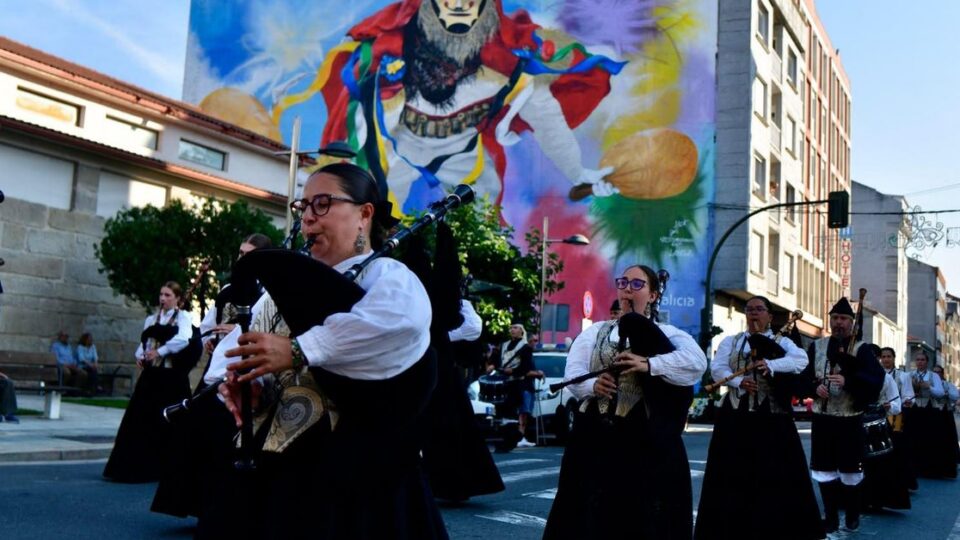 Xinzo de Limia pon o broche de ouro ao VIII Festival de Bandas de Gaitas