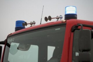 Un ferido tras saírse da vía e quedar atrapado no seu coche en Xinzo de Limia
