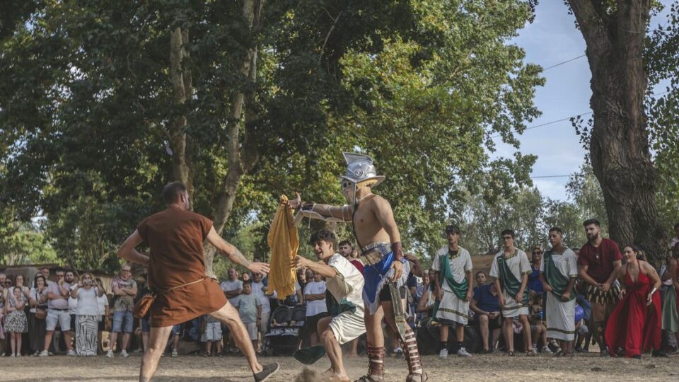 A Festa do Esquecemento de Xinzo culmina este domingo co cruce do río Limia