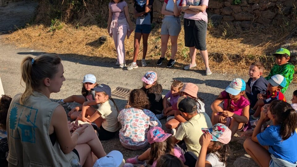 O campamento de Lodoselo recibe a oito mozos voluntarios para dinamizar o rural