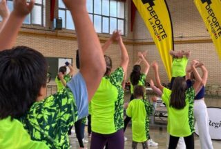 Cen persoas participaron en Xinzo na última sesión de zumba do verán